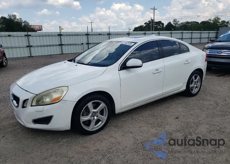 2012 Volvo S60 T5 z USA, uszkodzony, nr VIN YV1622FS7C2144401